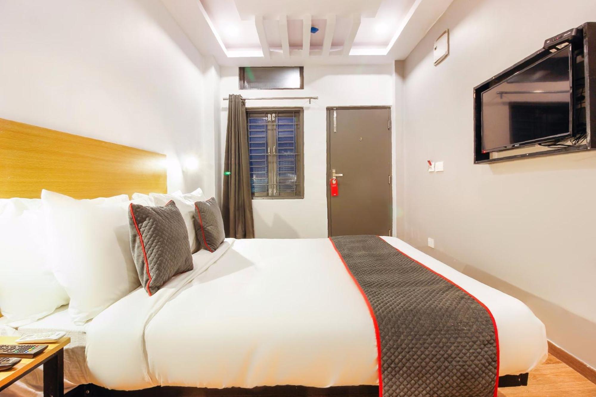 Hotel Super Townhouse Rcc Sunrise à Haïdarabad Extérieur photo