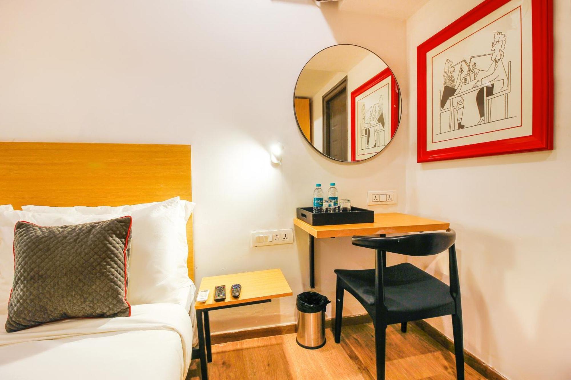Hotel Super Townhouse Rcc Sunrise à Haïdarabad Extérieur photo